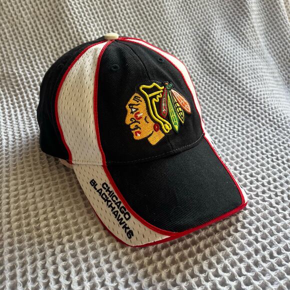 Vintage Chicago Blackhawks NHL Hat Black White Red Mesh Panel Cap - Picture 1 of 7